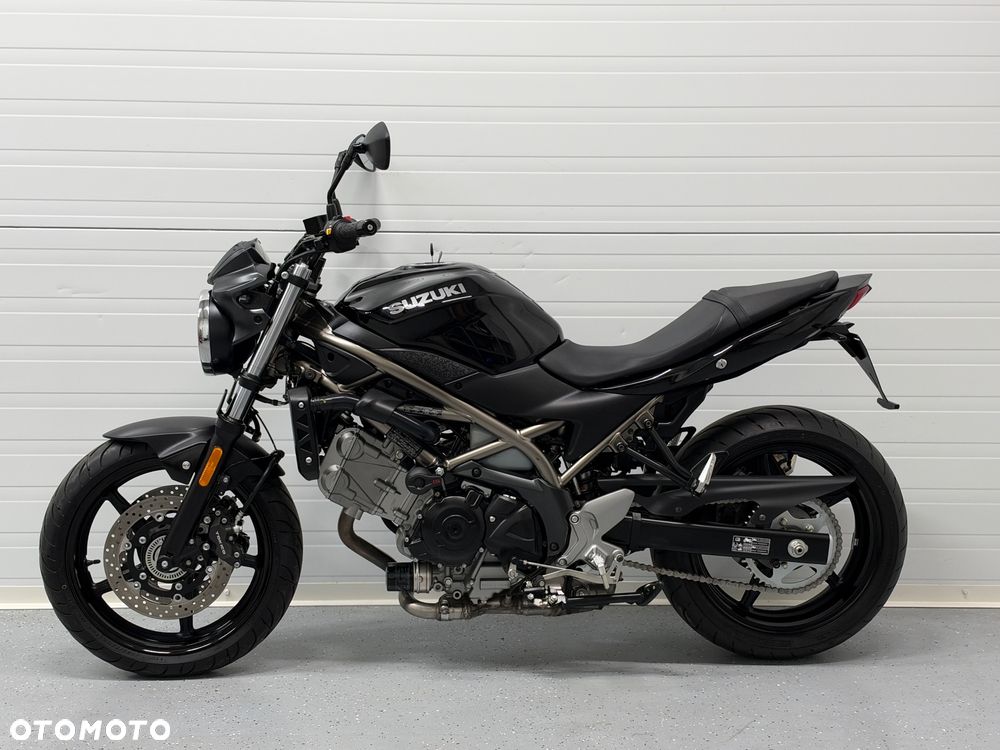 Suzuki SV - 16