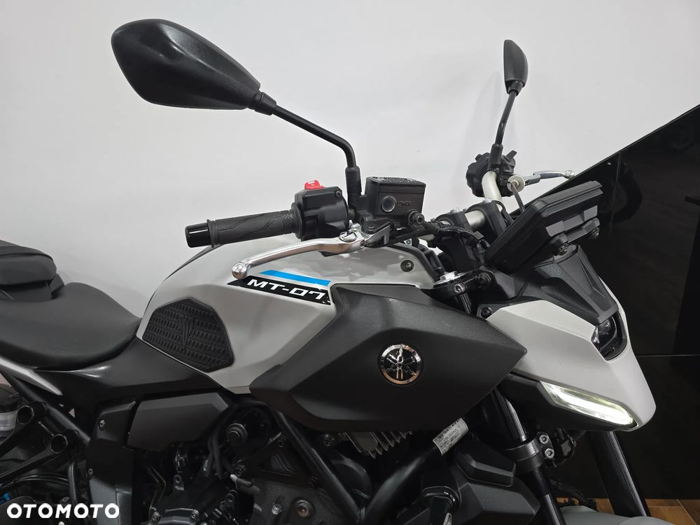 Yamaha MT - 5