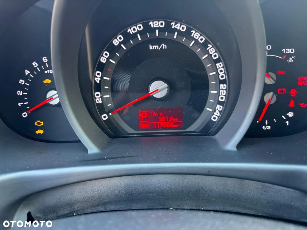 Kia Sportage 2.0 L - 5