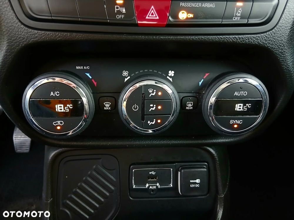 Jeep Renegade 1.4 MultiAir Limited - 26