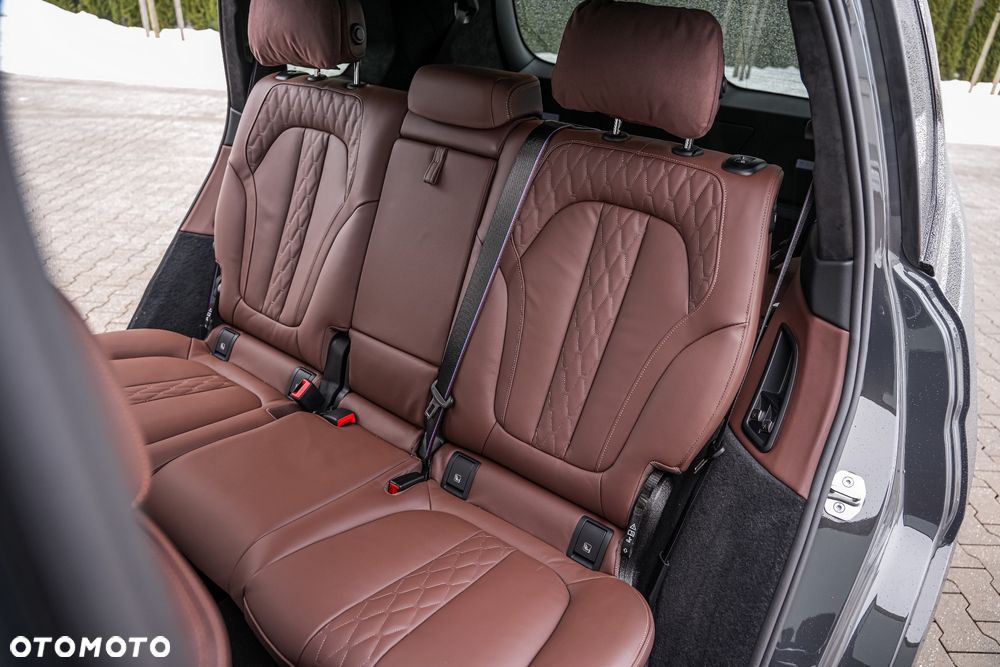 BMW X7 - 33