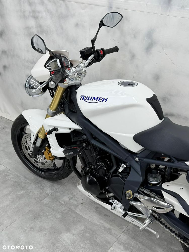 Triumph Street Triple - 12