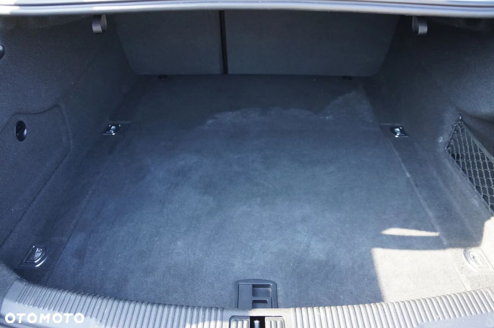 Audi A6 Limousine 2.0 TDI Ultra DPF S tronic - 31