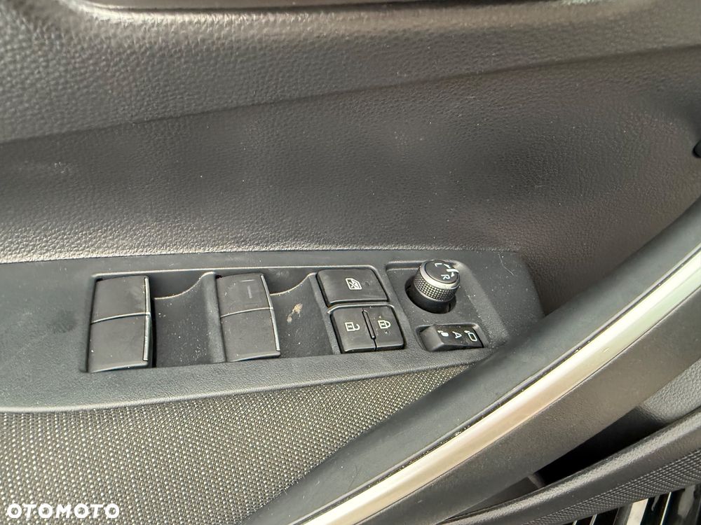 Toyota Corolla 1.8 Hybrid Comfort - 23