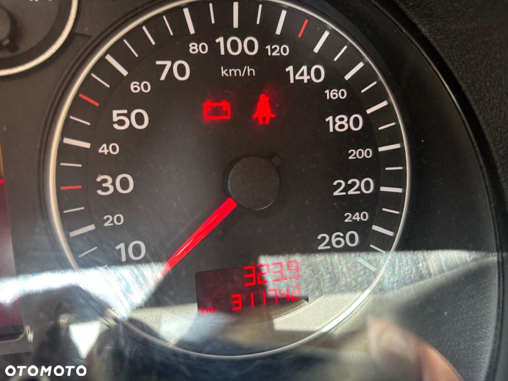 Audi A3 3-drzwiowe 2.0 TDI DPF (DSG) S tronic Ambition - 9