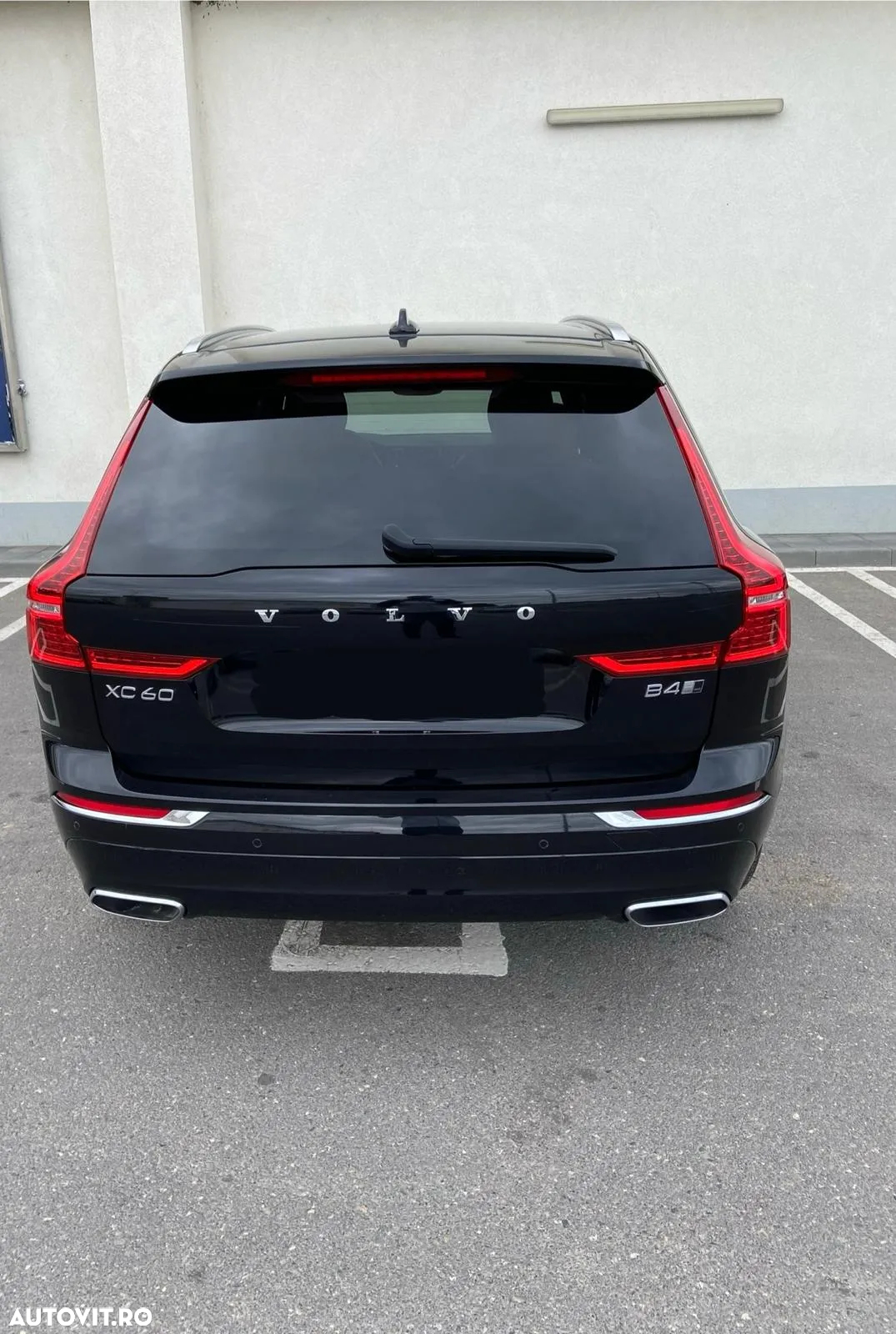 Volvo XC 60 B4 MHEV AWD Inscription - 28