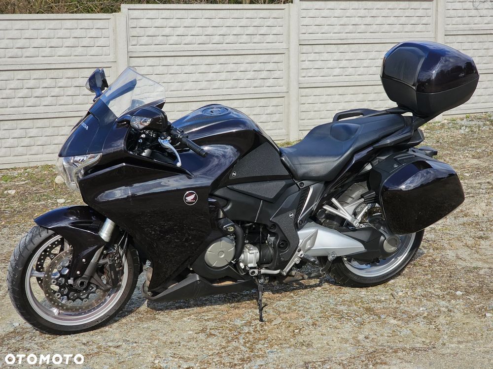 Honda VFR - 3
