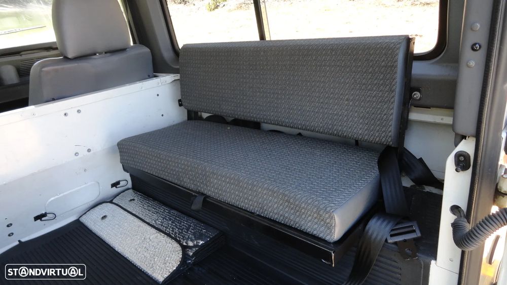 Land Rover Defender 90 2.5 TDi Metal Top - 12