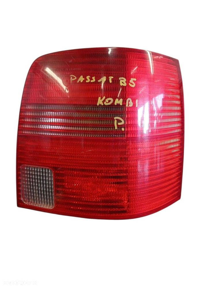 LAMPA PRAWA TYLNA TYŁ VW PASSAT B5 KOMBI LAMPA PRAWY TYŁ PASSAT B5 KOMBI - 1