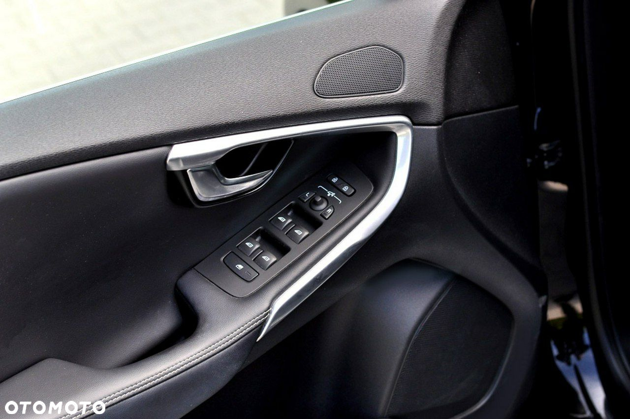 Volvo V40 T2 RDesign - 15