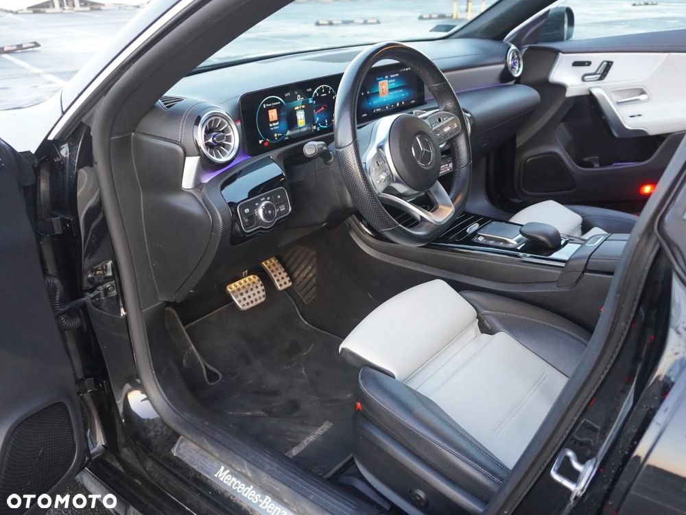 Mercedes-Benz CLA 200 AMG Line 7G-DCT - 32