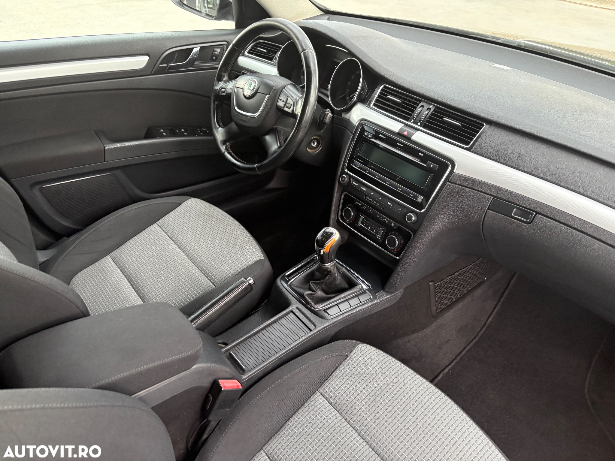Skoda Superb 2.0 TDI Elegance - 9