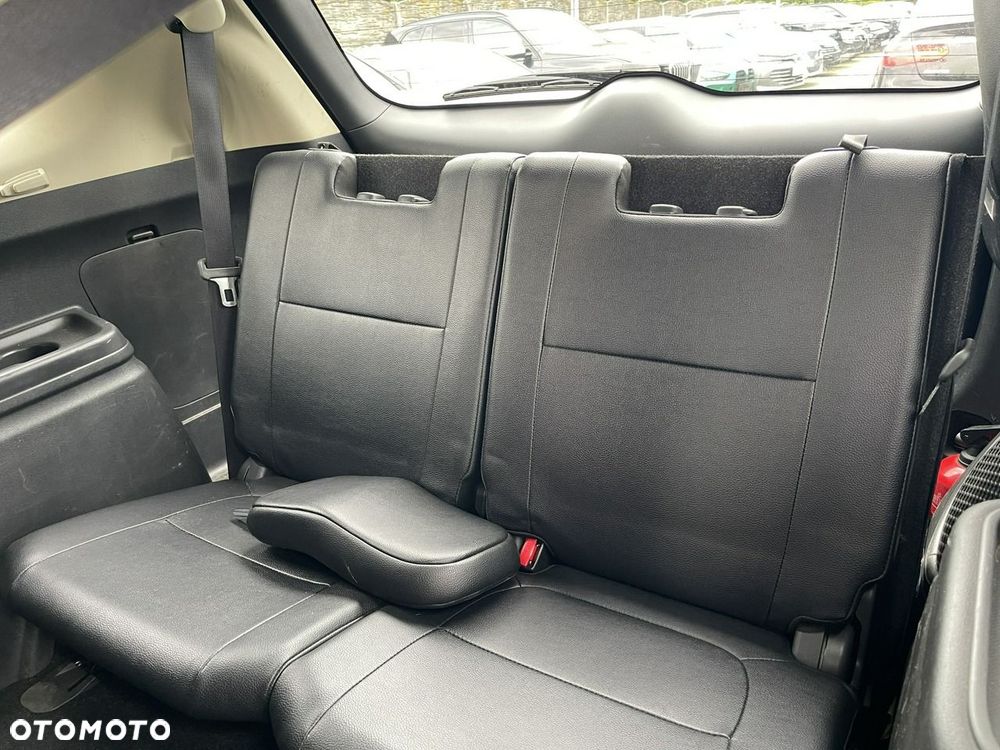 Mitsubishi Outlander - 11