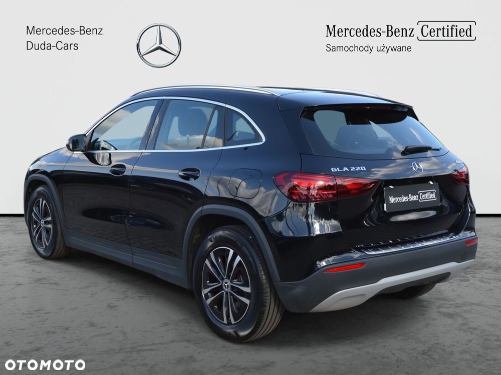 Mercedes-Benz GLA - 9