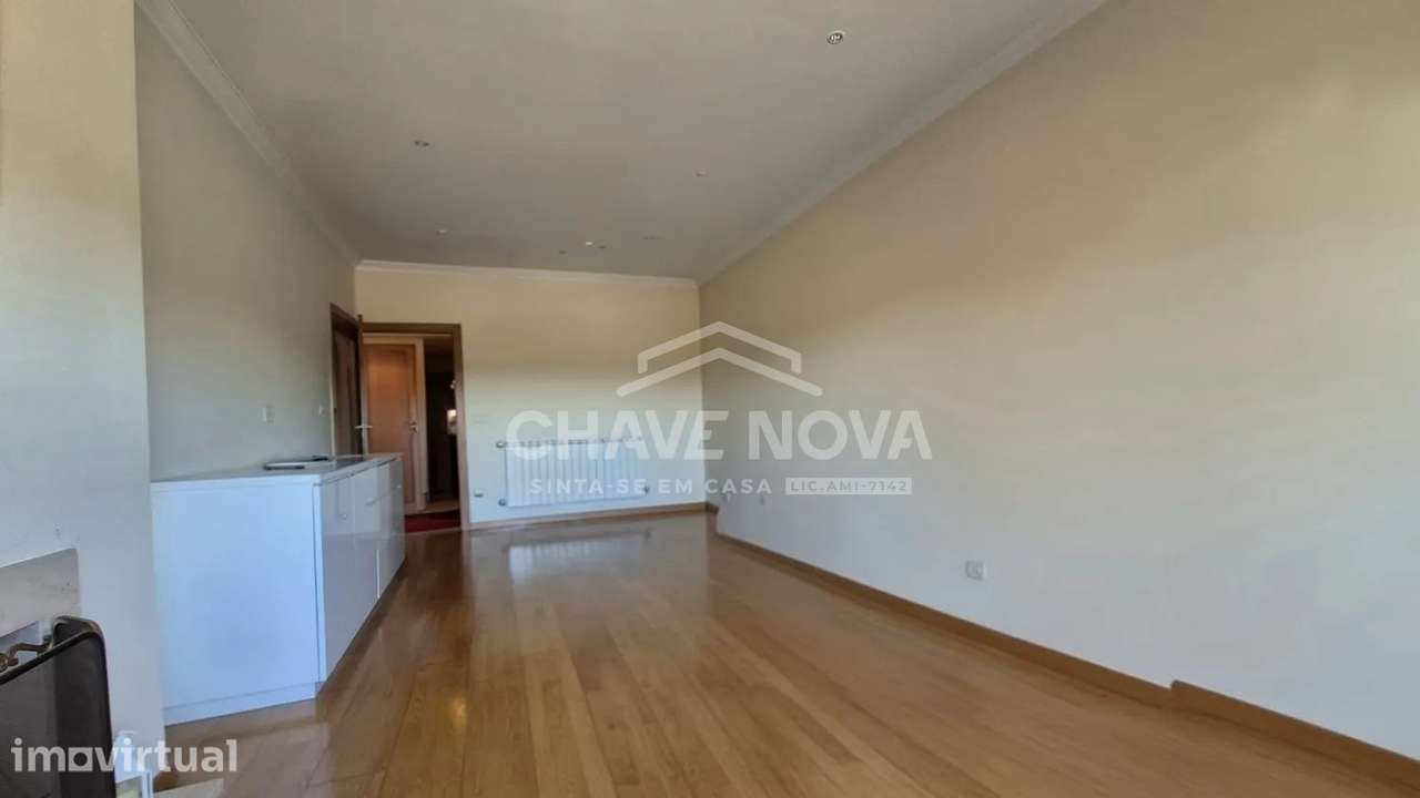Apartamento T2 com Varanda, Suite, Garagem e Arrumo MAD/02319PG - Grande imagem: 5/17