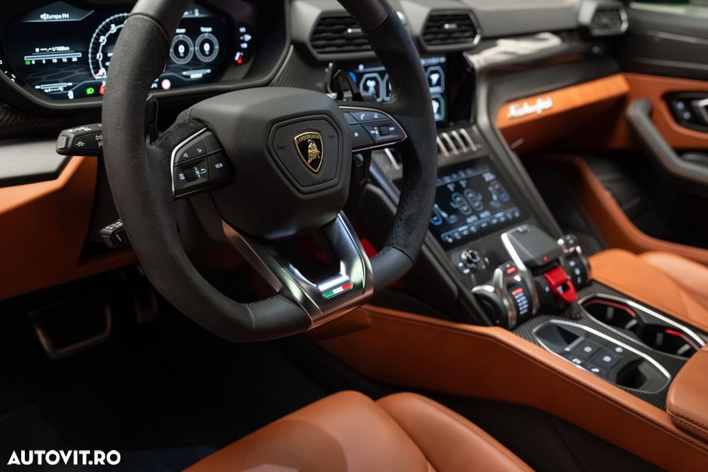 Lamborghini Urus - 17