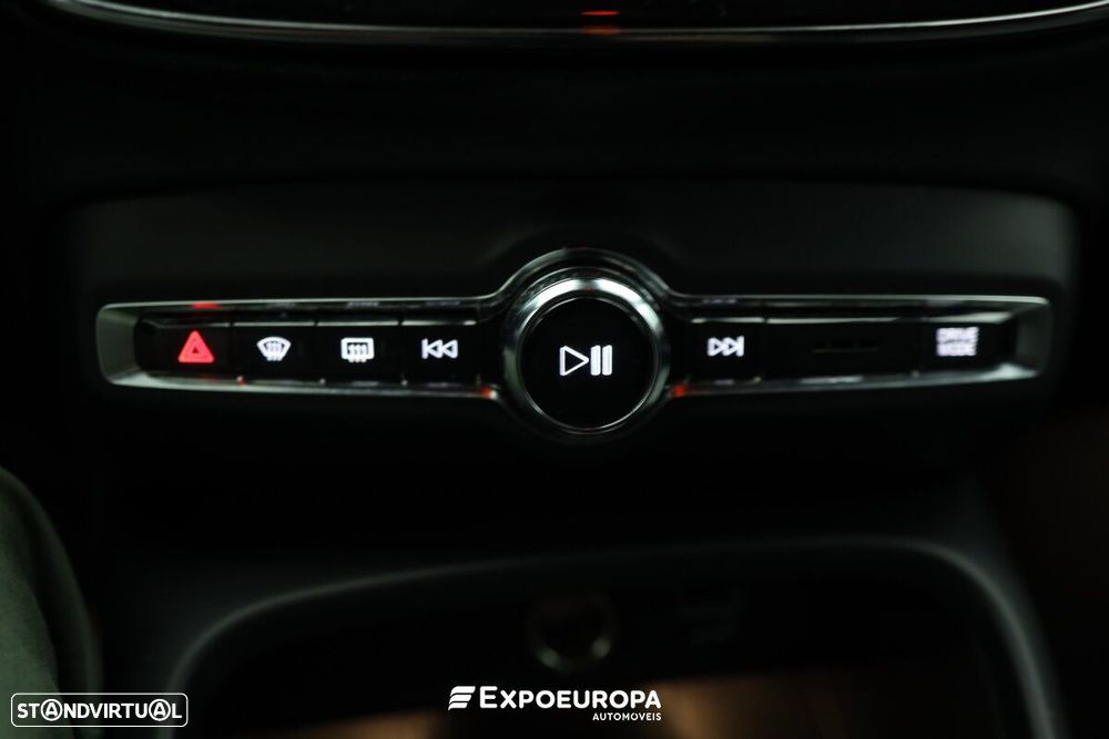 Volvo XC 40 1.5 T2 Plus Dark Auto - 23