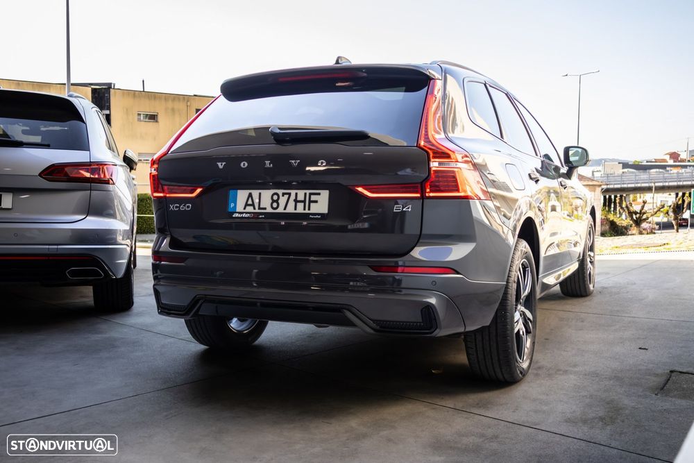 Volvo XC 60 2.0 B4 R-Design Geartronic - 6