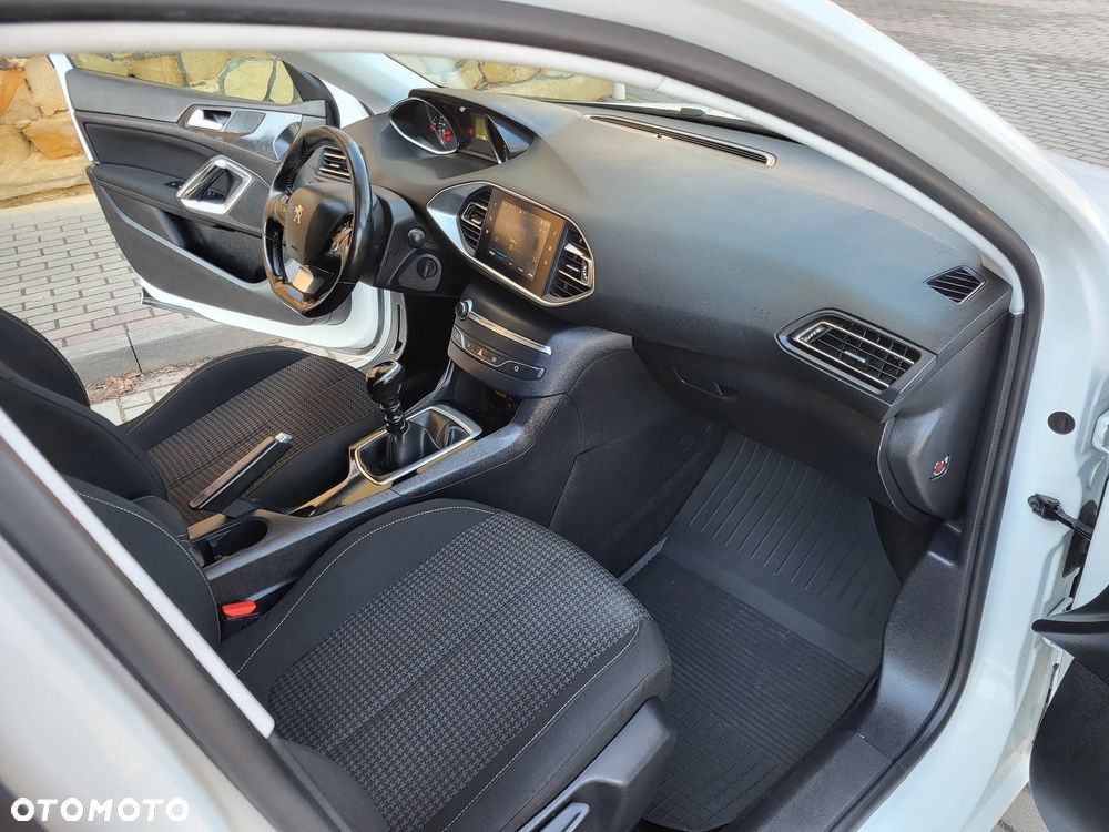 Peugeot 308 BlueHDi 130 Black Edition - 20