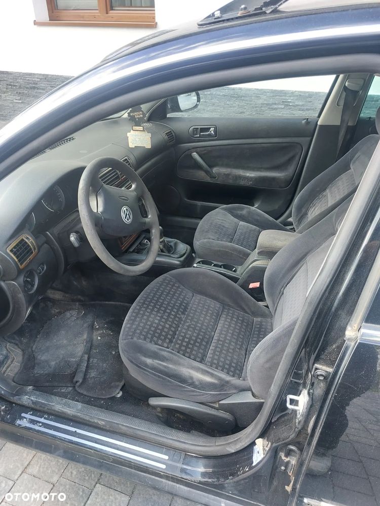 Volkswagen Passat 1.9 TDI Comfortline - 5