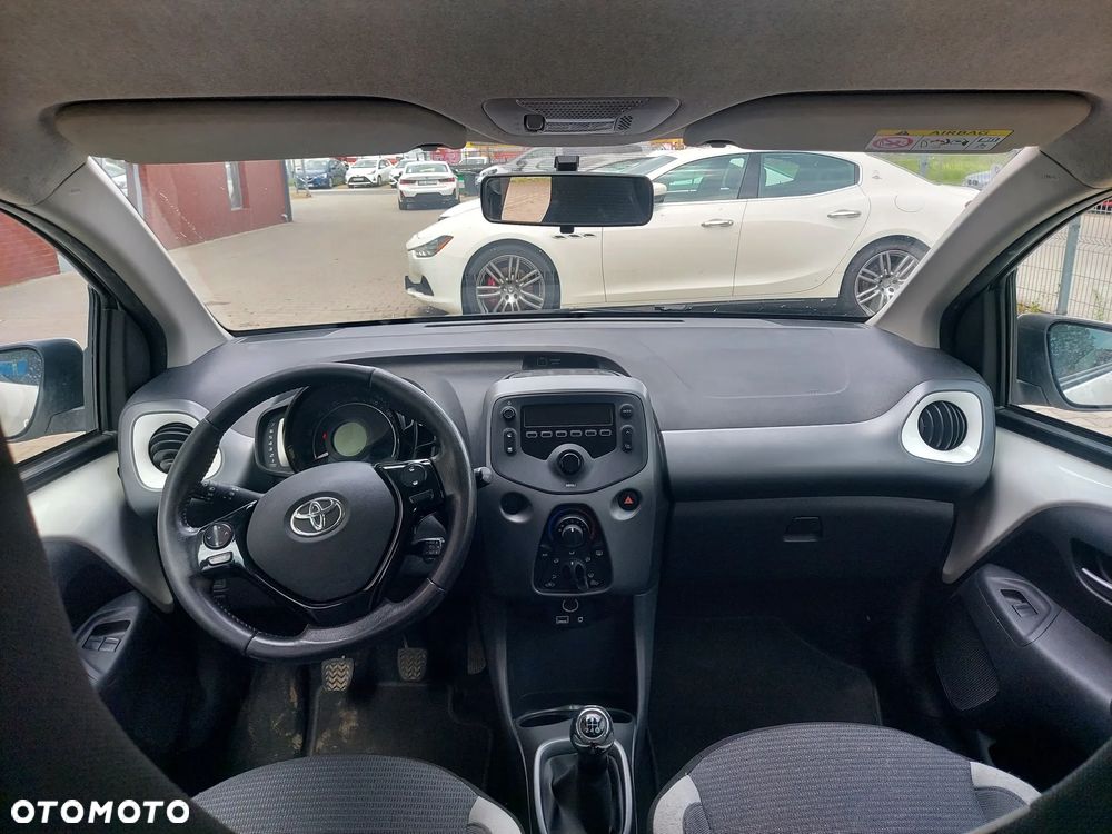 Toyota Aygo x-play - 14