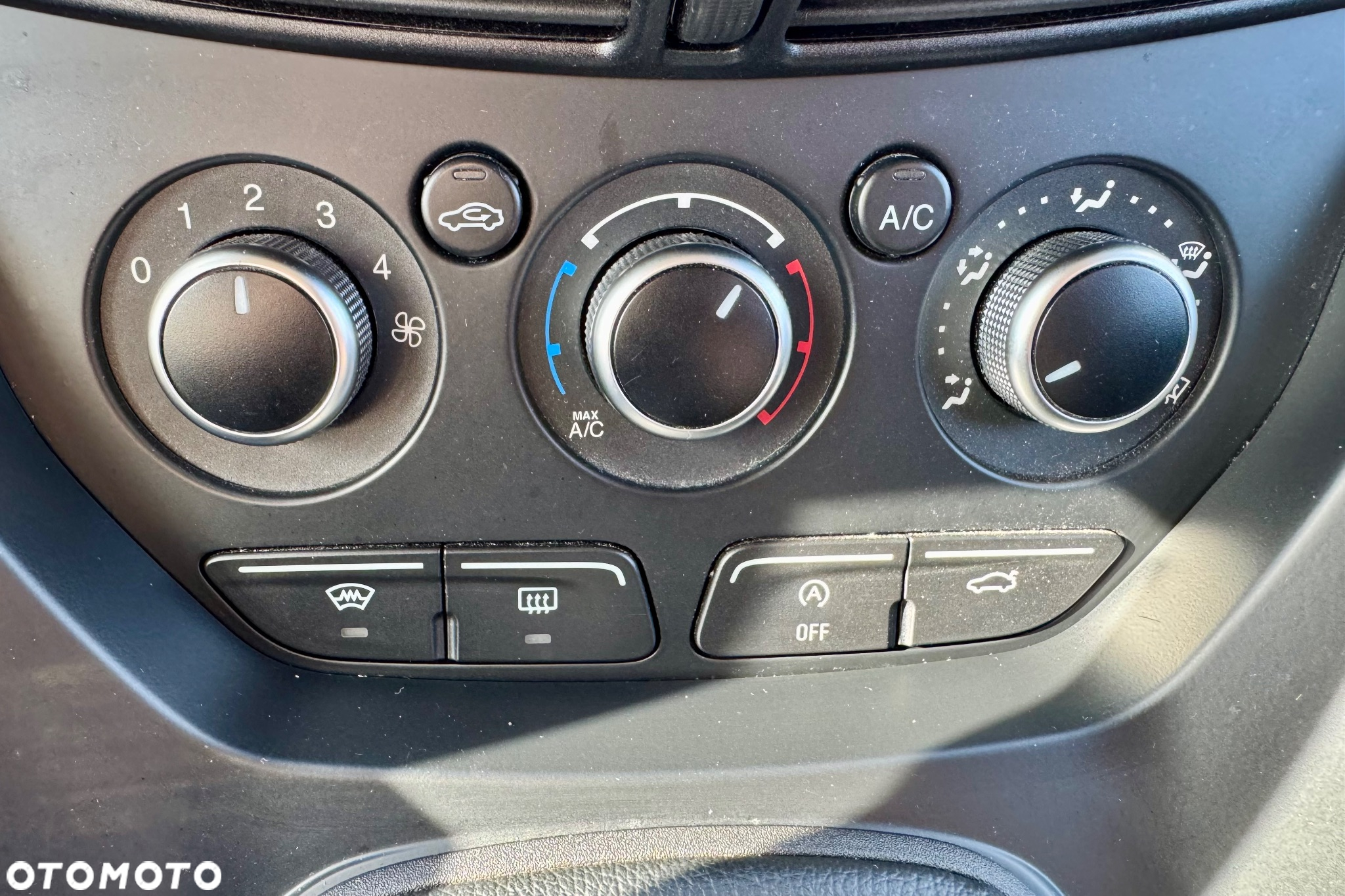 Ford Kuga - 28