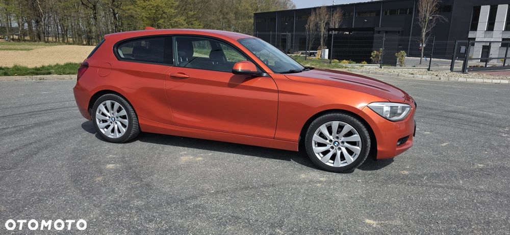 BMW Seria 1 116i - 24