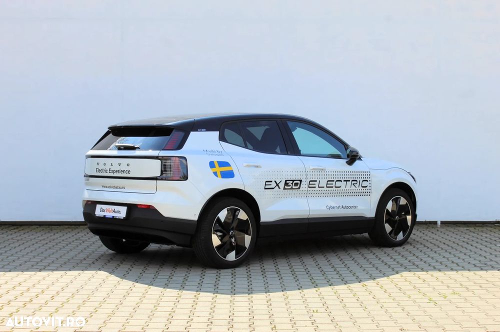 Volvo EX30 Twin Motor Performance AWD Ultra - 24