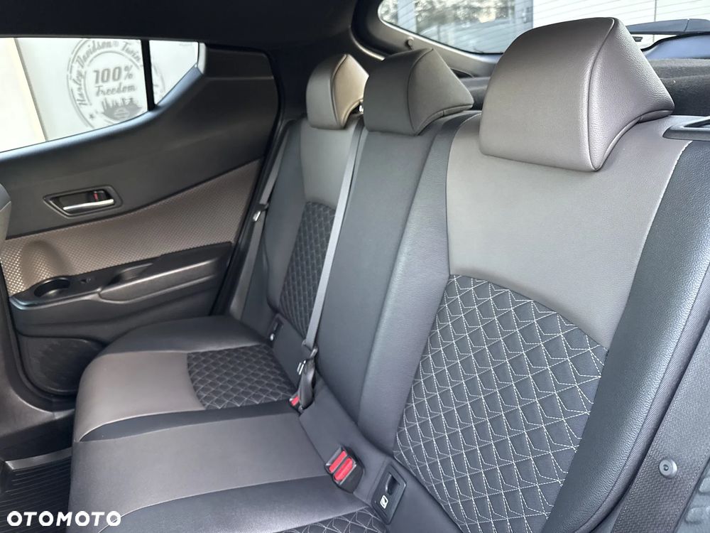 Toyota C-HR 2.0 Hybrid Executive - 17