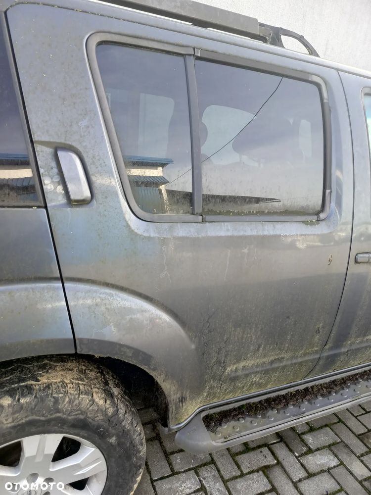 NISSAN PATHFINDER R51 DRZWI PRAWE TYŁ TYLNE GOŁE B25 - 1