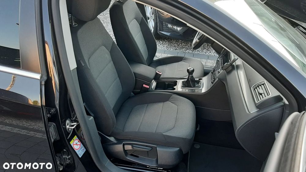 Volkswagen Passat 1.6 TDI Comfortline - 18