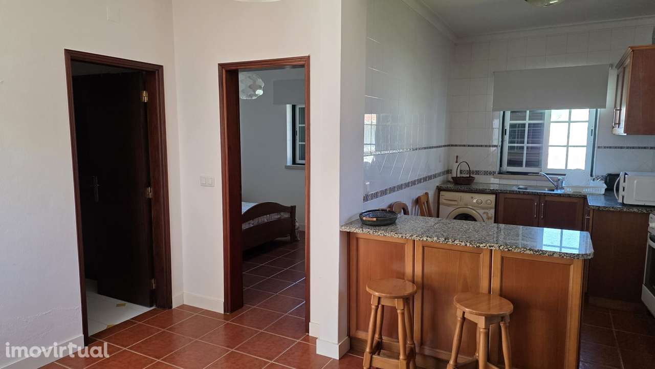 T1 -1º andar, mobilado e equipado, c/ vista mar em Paredes da Vitória. - Grande imagem: 5/18