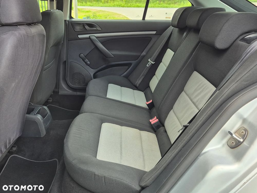 Skoda Octavia 1.6 Elegance - 9