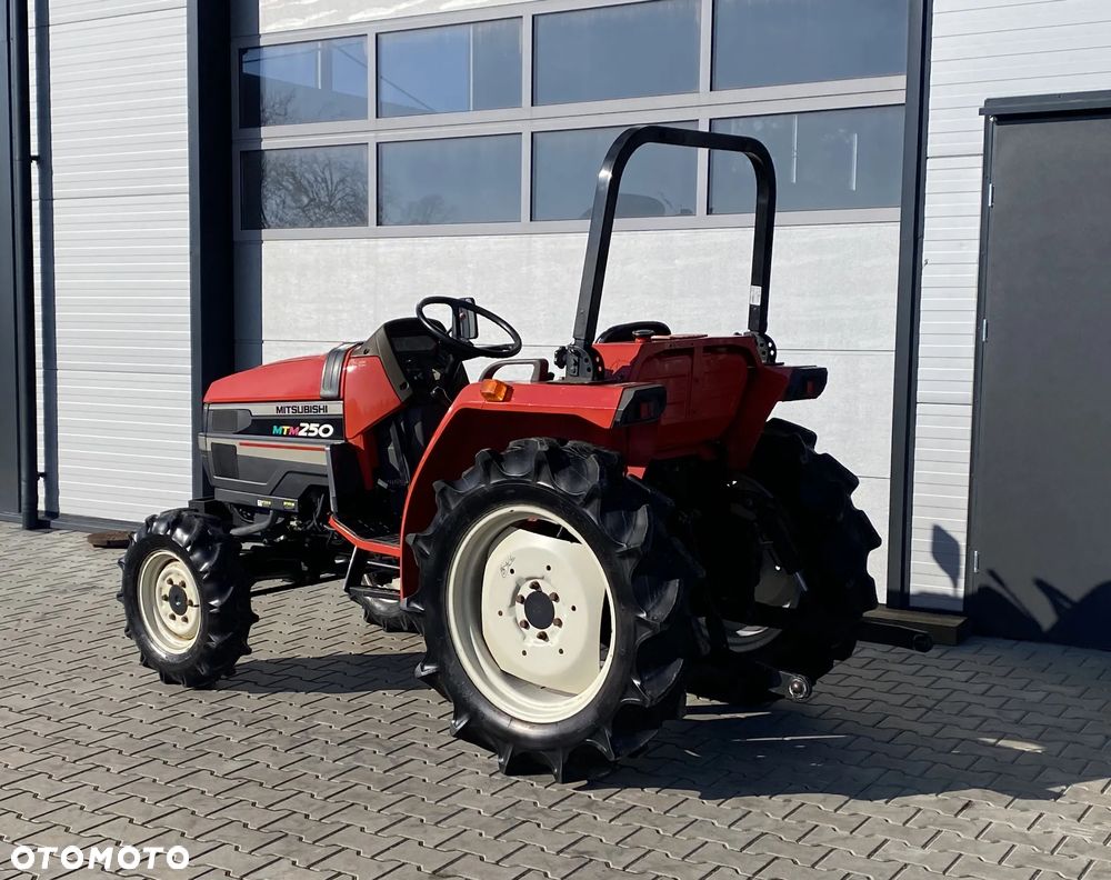 Mitsubishi MTM 250 Mini traktor Ciągnik Traktorek 4x4 Wspomaganie kierownicy - 3