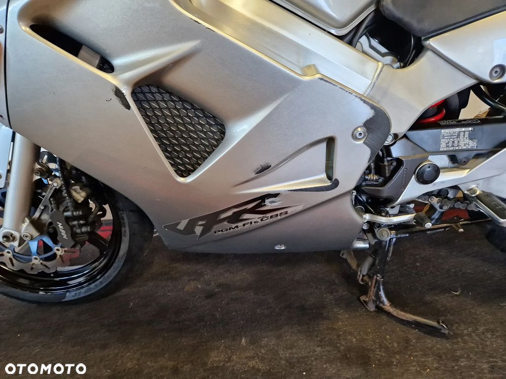 Honda VFR - 14