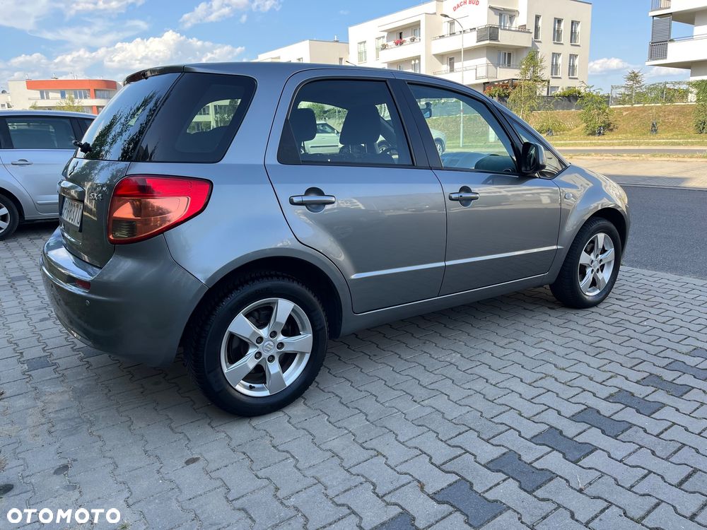 Suzuki SX4 1.6 Premium - 18