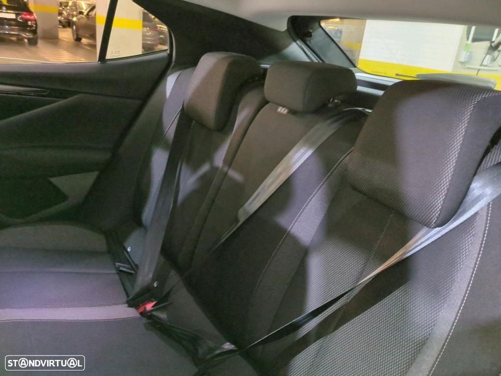 DS DS4 1.5 BlueHDi Bastille EAT8 - 6