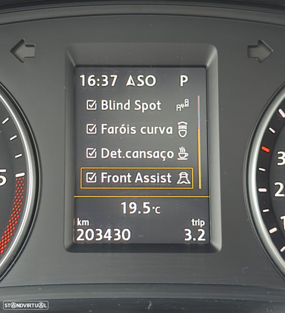 VW Sharan 2.0 TDI Blue Highline DSG - 16