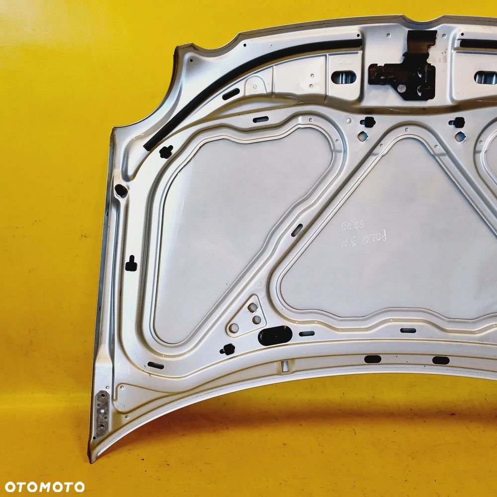 MASKA POKRYWA SILNIKA VW POLO IV 9N 5 DRZWI HB LAK: LA7W 6Q0823155A NR563 - 6