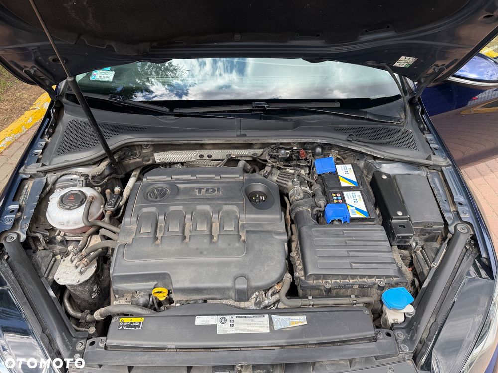 Volkswagen Golf 1.6 TDI BMT Comfortline - 32