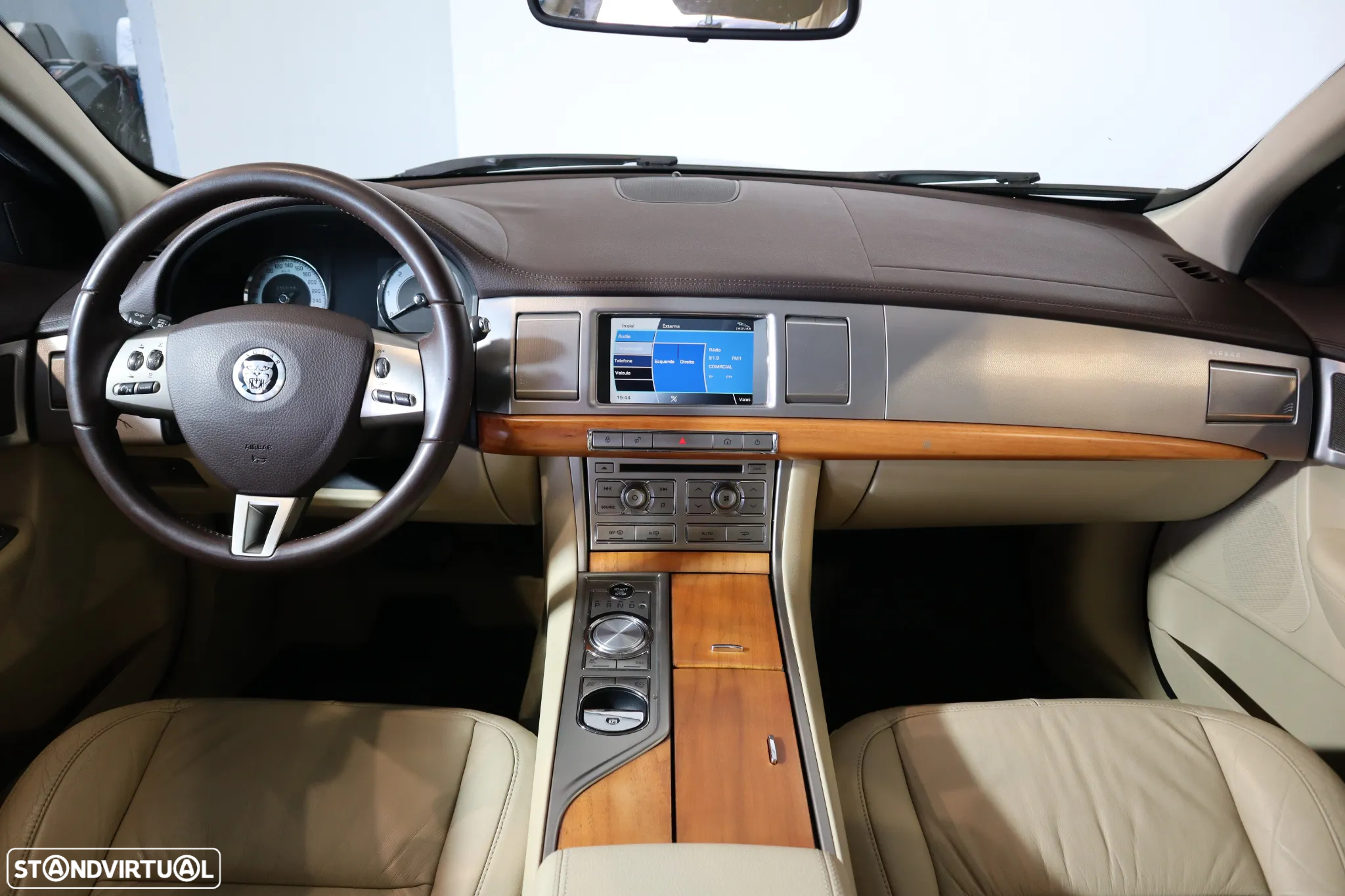 Jaguar XF 3.0 D V6 Premium Luxury - 11