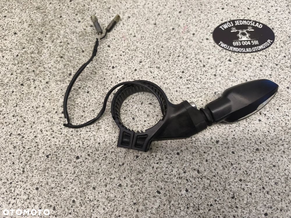 Kierunkowskaz lewa przód, mocowanie kierunkowskazu Triumph Trident 660 2022 - 7