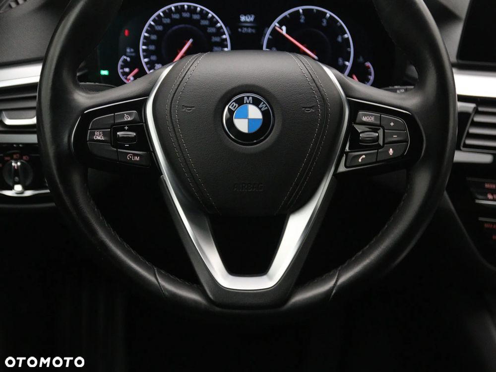 BMW Seria 5 520d Luxury Line - 18