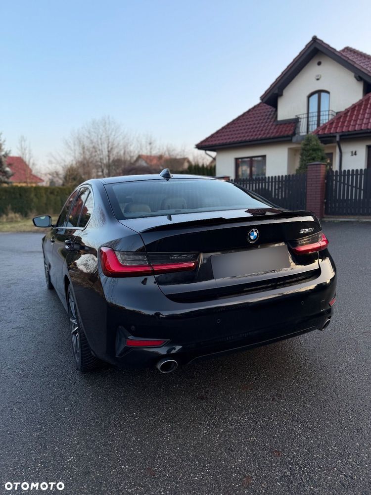 BMW Seria 3 330i Sport Line - 13