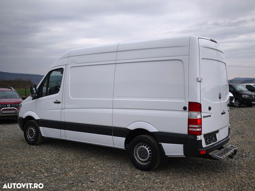 Mercedes-Benz Sprinter - 11