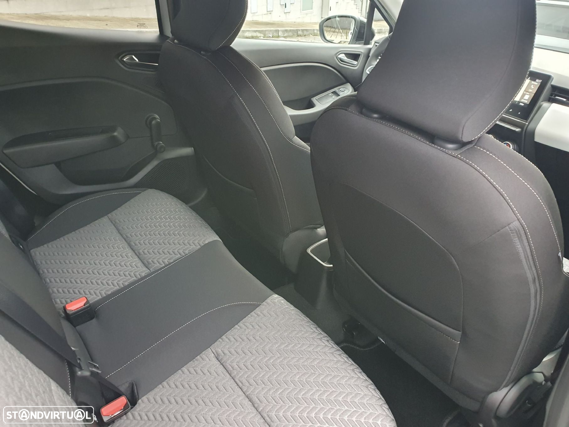 Renault Clio 1.0 TCe Limited - 24