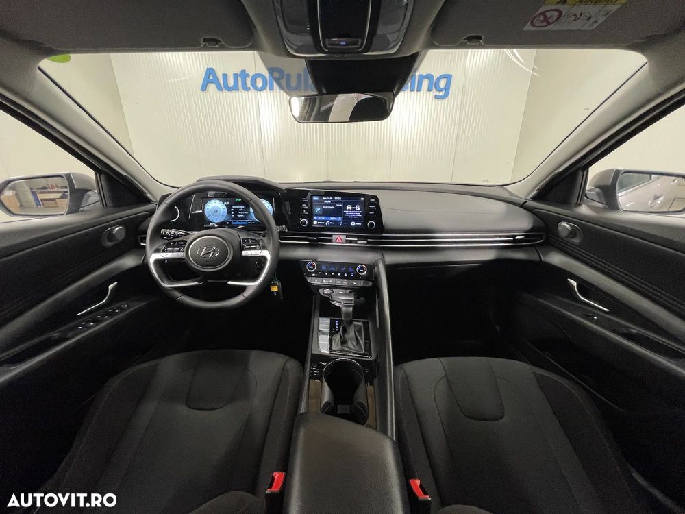 Hyundai Elantra 1.6 l 123 CP CVT Highway - 8