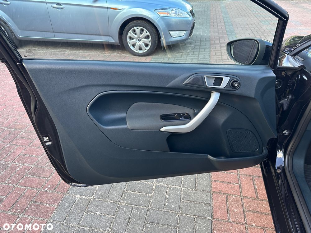Ford Fiesta 1.4 Autom Titanium - 15