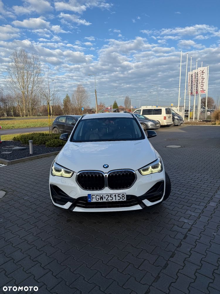 BMW X1 xDrive20i Sport Line - 17