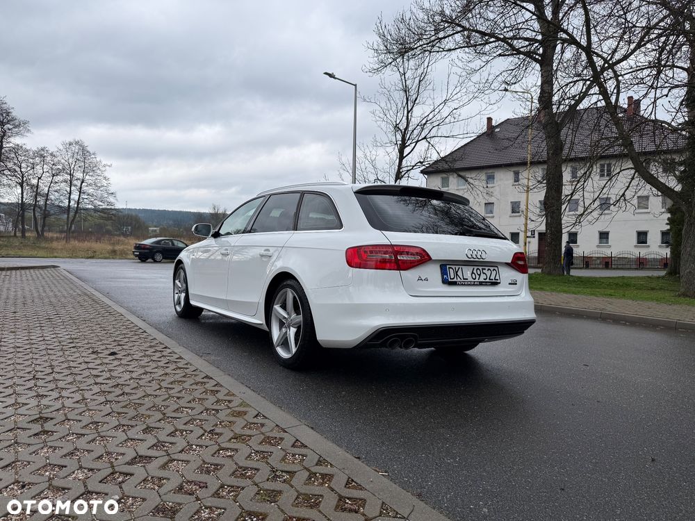Audi A4 Avant 2.0 TDI DPF clean diesel quattro S tronic S line Sportpaket - 6
